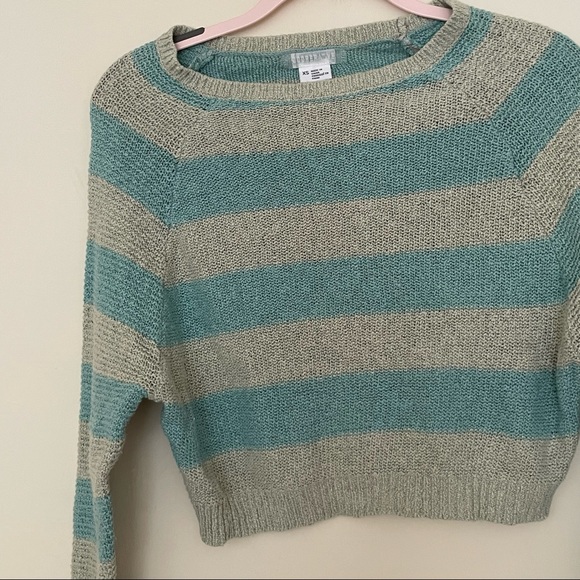 Cooperative Urban Outfitters Cropped Sweater - Picture 3 of 6